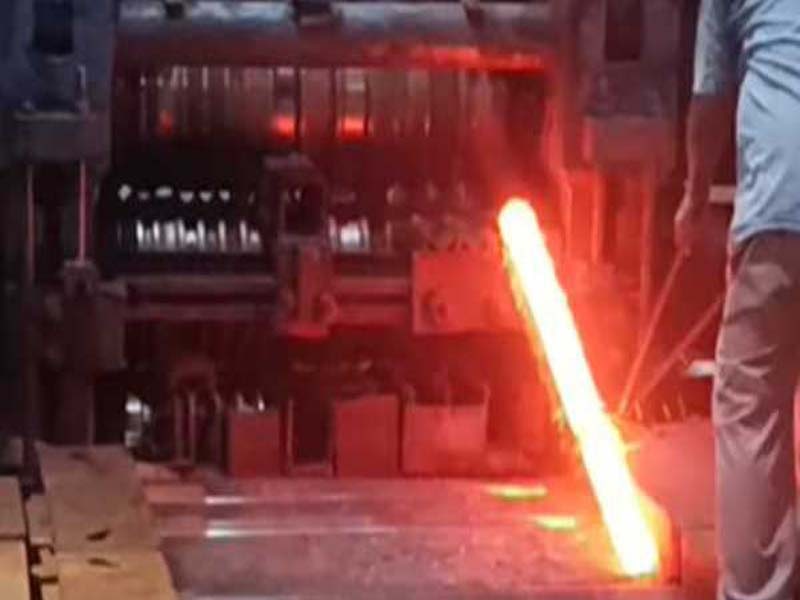 India Manufacturing PMI Drops to 56.5 as Factory Activity Slows