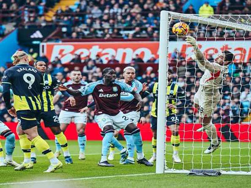 In the Premier League, Aston Villa defeated Manchester City 2-1.