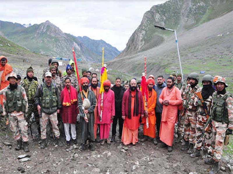 On Monday, “Charri Mubarak” will arrive at the Amarnath cave temple.