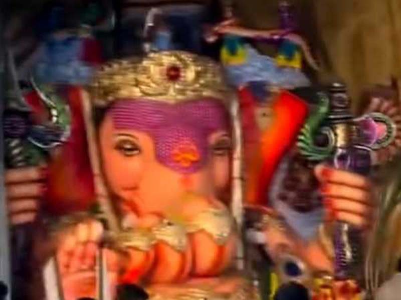 Hyd: Ganesh idols start to be submerged throughout Telangana